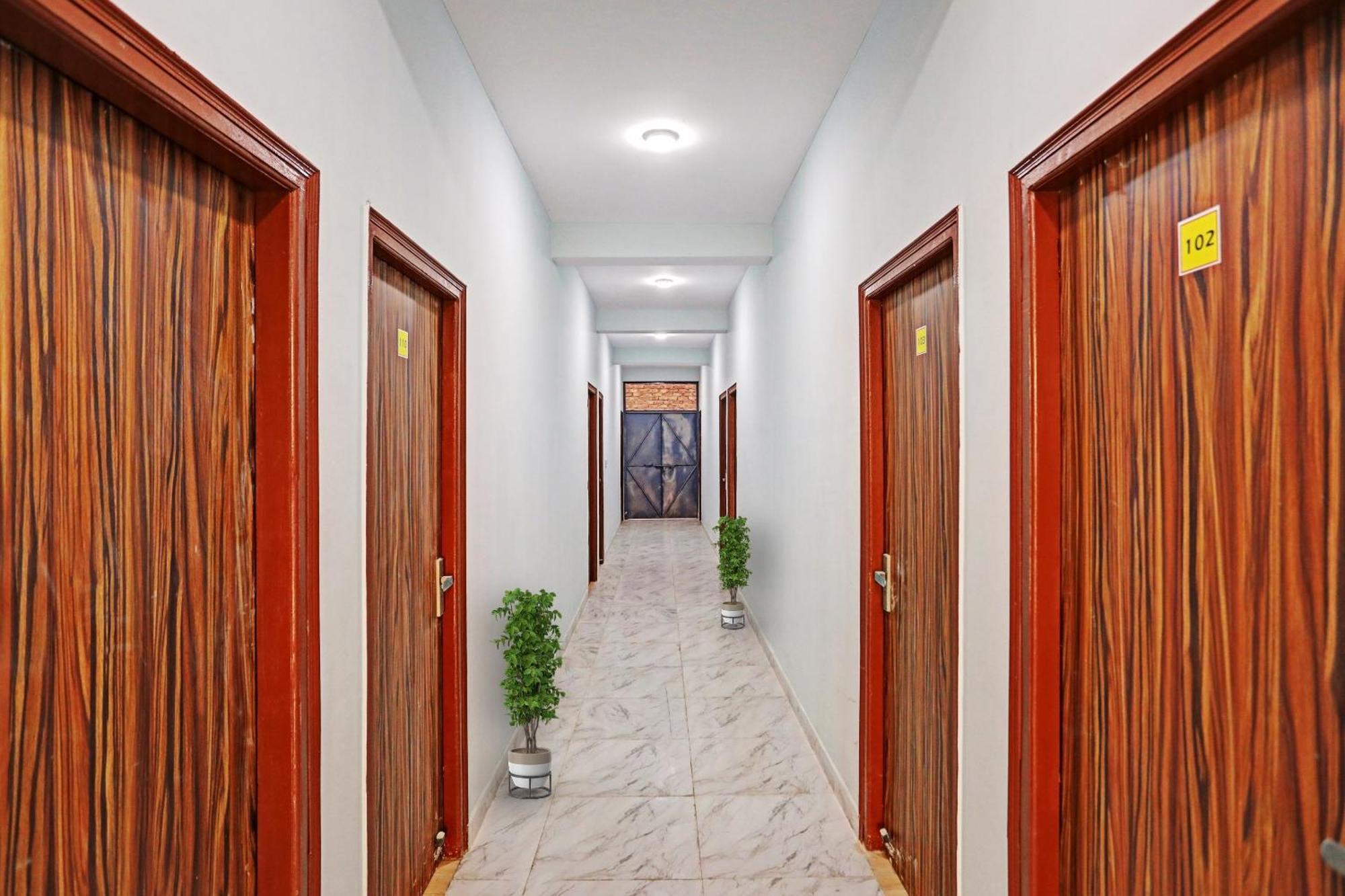 Hotel O Surya Gold Guest House Najafgarh Εξωτερικό φωτογραφία